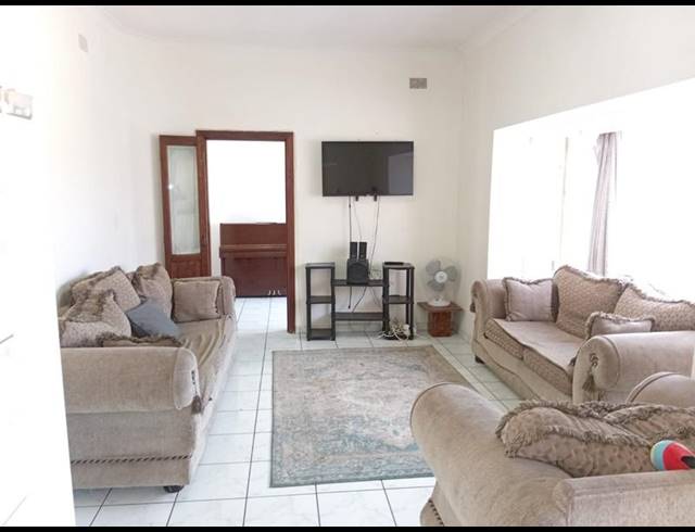 4 BEDROOM HOUSE FOR SALE IN PARKDENE